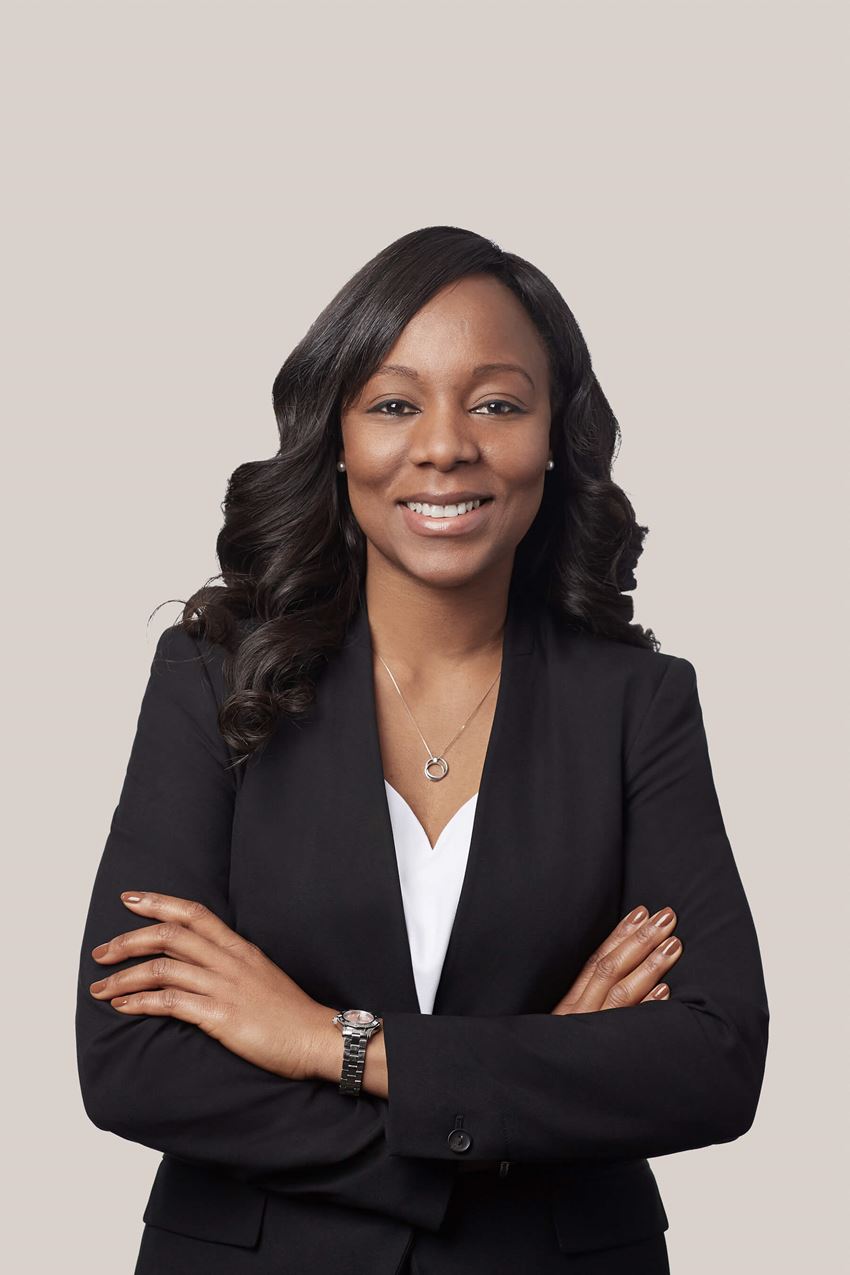 Kadiatou Sow - Kadiatou Sow est membre du groupe Droit des sociétés et droit commercial du cabinet et concentre sa pratique sur les transactions commerciales relatives aux fusions et acquisitions, à la réorganisation d’entreprises privées, au capital de risque, au financement en équité et aux coentreprises. 