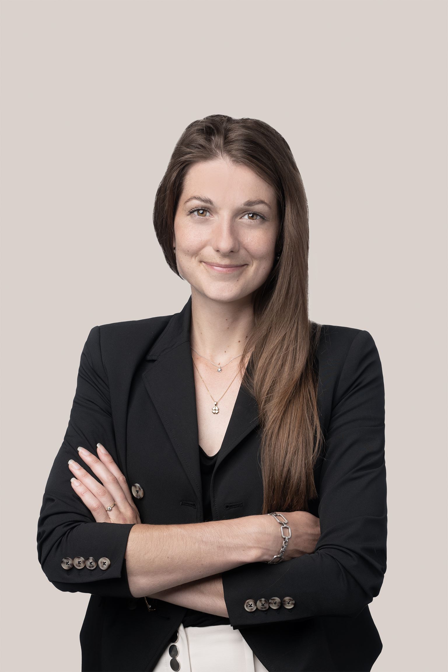 Elisa Eouzan, Associate | Corporate/Commercial