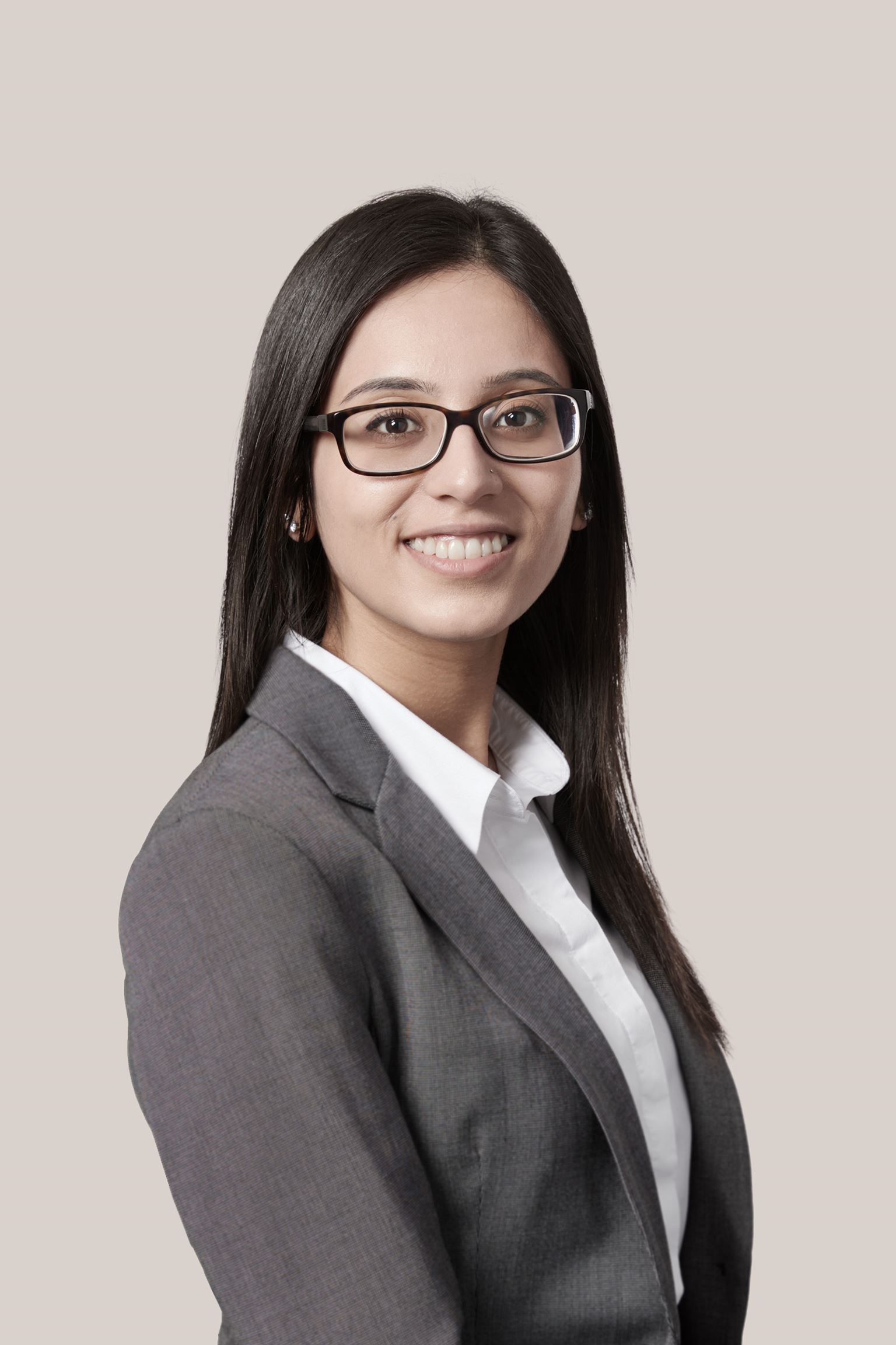 Fatima Husnain, Avocate | Droit des sociétés et droit commercial